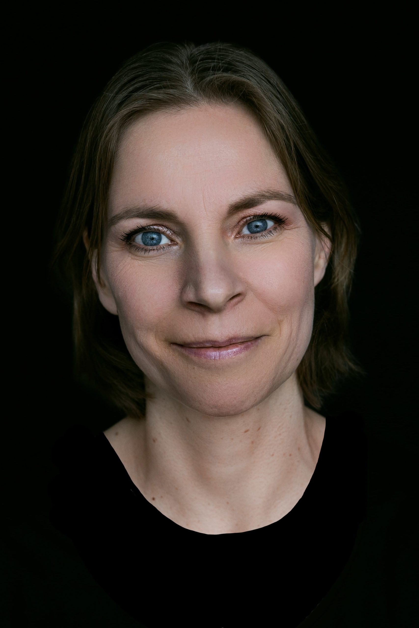 Fieneke-zwart-compressed-contact-scaled Over Fieneke Coachpraktijk